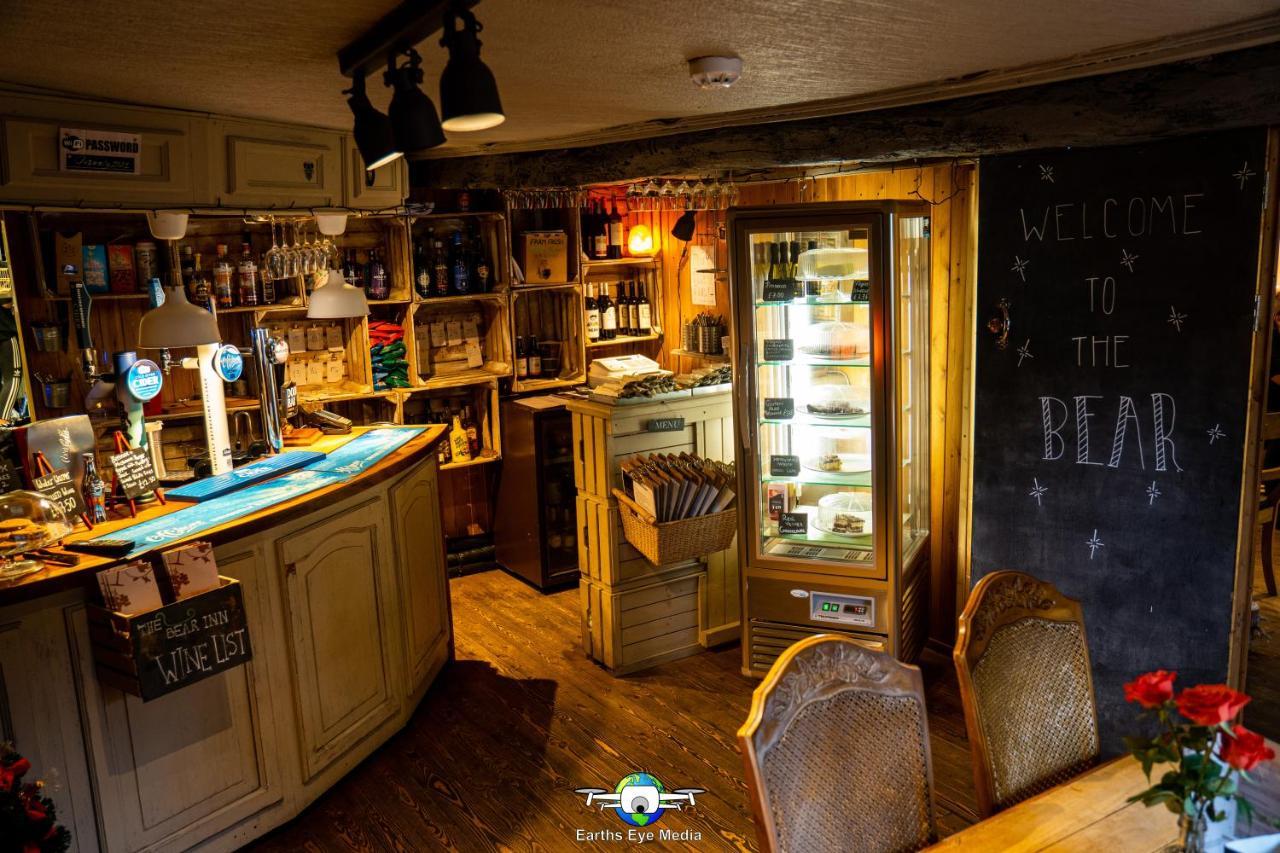 The Bear Inn ランダバリー エクステリア 写真
